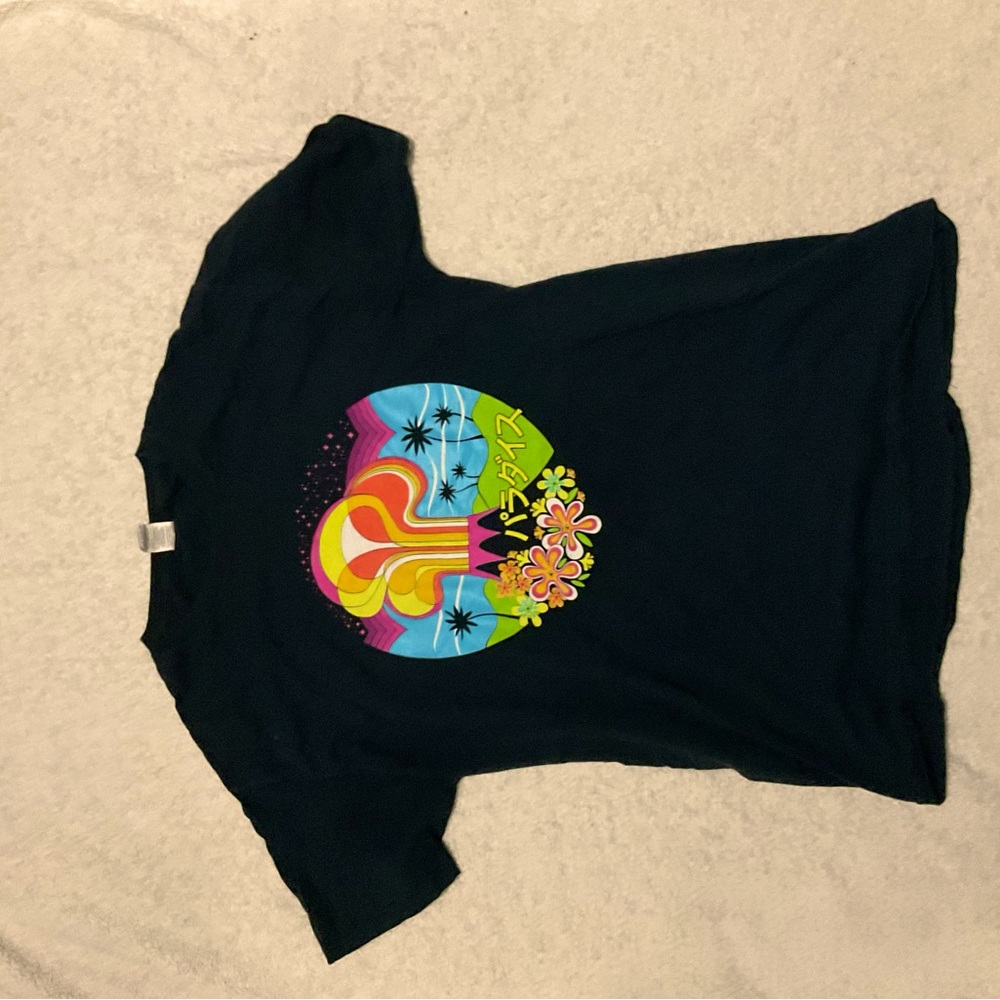 Fruit of the loom, graphic tee.